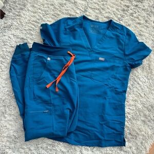 FIGS Alps Blue scrub set